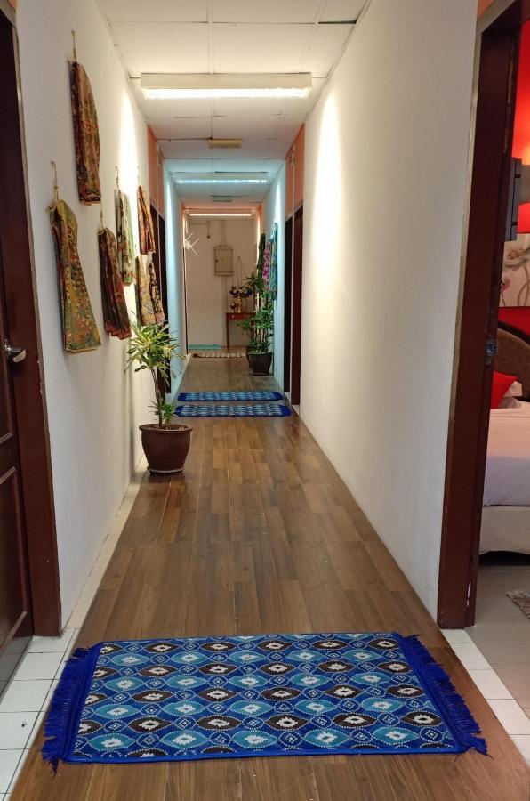 Forest Paradise Inn Teluk Bahang Private Malay Traditional House Concept Hotel By Wan Exterior photo